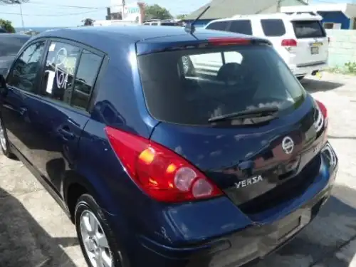 Nissan Versa SE 2009