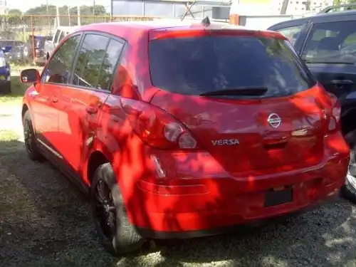 Nissan Versa SE 2009