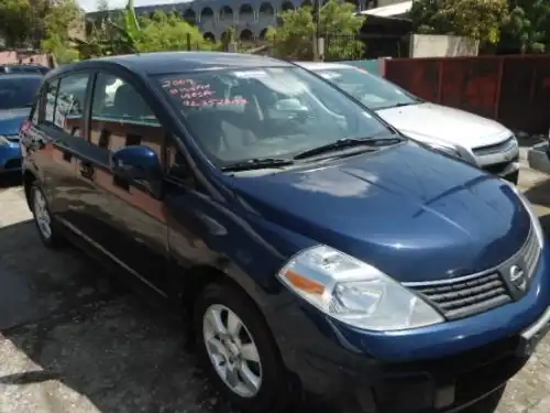 Nissan Versa SE 2009