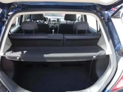 Nissan Versa SE 2009