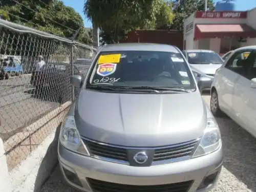 Nissan Versa SE 2009