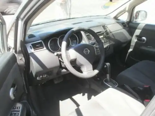 Nissan Versa SE 2009