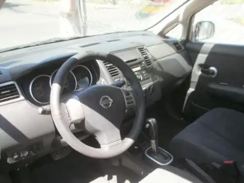 Nissan Versa SE 2009