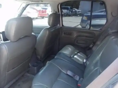 Nissan Xterra SE 2000