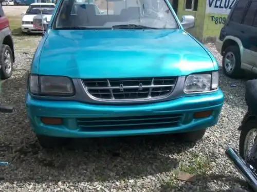 Nissan kb 2001 verde 