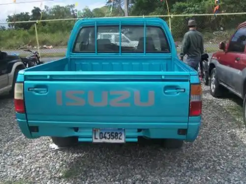 Nissan kb 2001 verde 