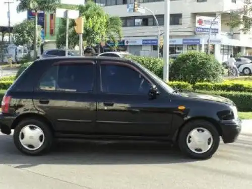 Nissan march 1999 verde claro 