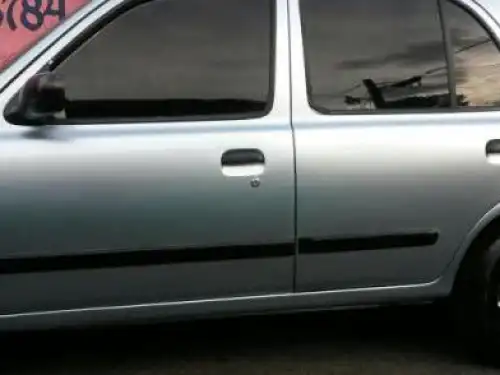 Nissan march 2000 comodo 