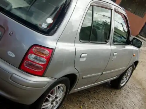 Nissan march 2001 micra 