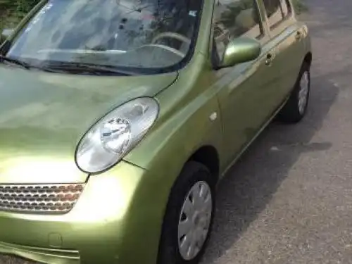 Nissan march 2003 verde manzana 