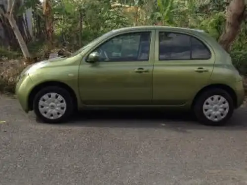 Nissan march 2003 verde manzana 