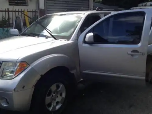 Nissan pathfinder 2006 se 