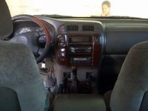 Nissan patrol año 99 en buena condiciones