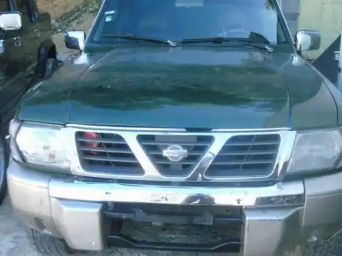 Nissan patrol, muchas piezas