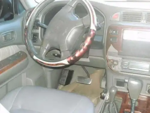 Nissan patrol, muchas piezas