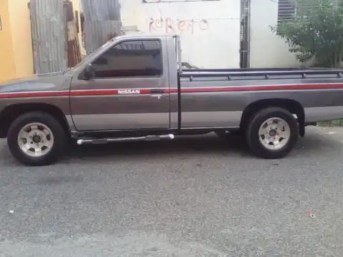 Nissan pick 2000 cama larga disel, aire musica 