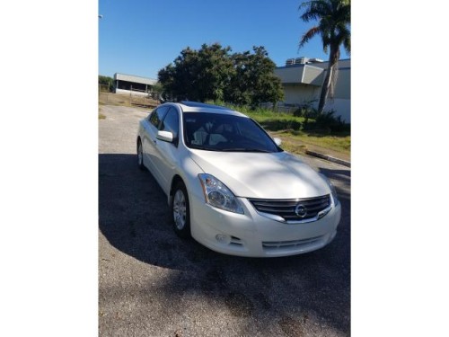 Nissan Altima 2011 $11,000