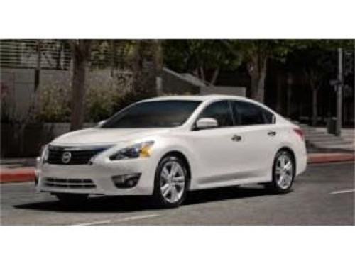 Nissan Altima en LIQUIDACION $4,000 de REBATE