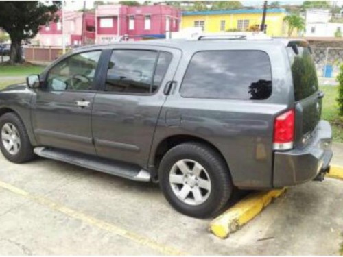 Nissan Armada LE 2004