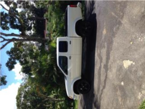 Nissan Frontier 2000 estandar 4pts Blanca