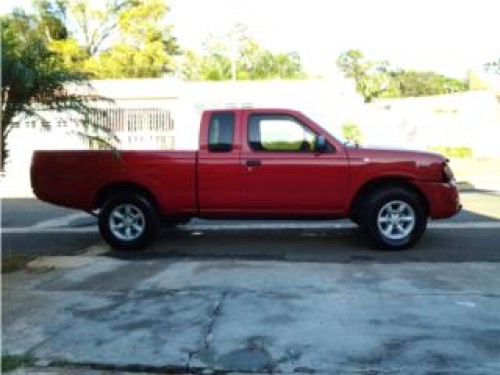 Nissan Frontier XE Cabina y Media