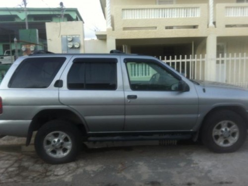 Nissan Pathfinder 2000 en 3000$