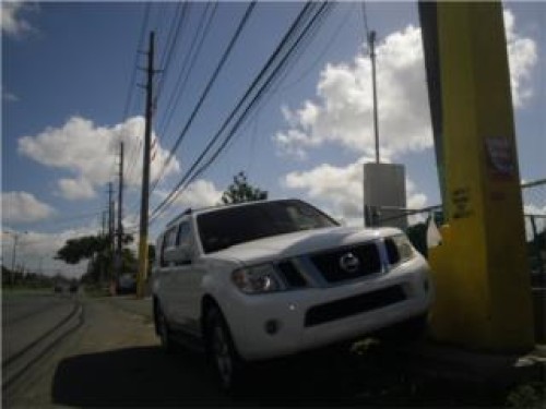 Nissan Pathfinder Blanca