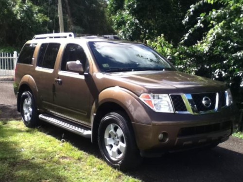 Nissan Pathfinder SE 2005