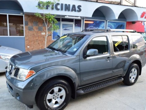 Nissan Pathfinder SE 2006