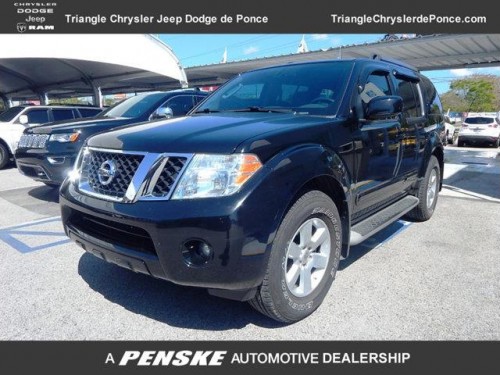 Nissan Pathfinder SE 2010