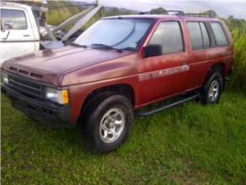 Nissan Pathfinder Standard 1992