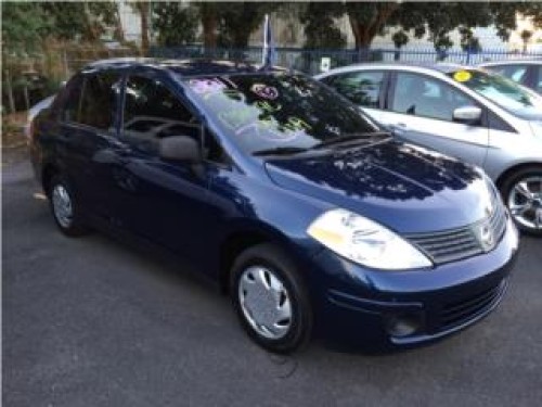 Nissan Versa 2011 con pagos de $159 mens