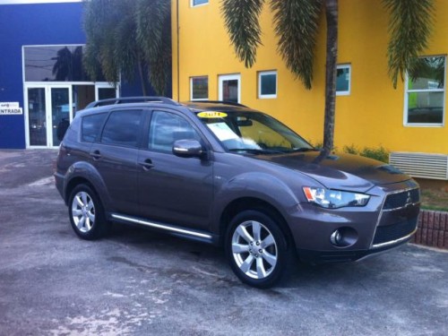 OUTLANDER V6 2011 SUPER EQUIP, AROS, LINDA