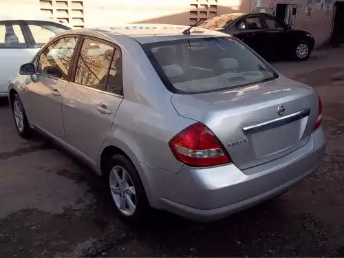Ofertna Nissan Tiida 2008 Inicial 80,000 Acbado Detraer Financiamient