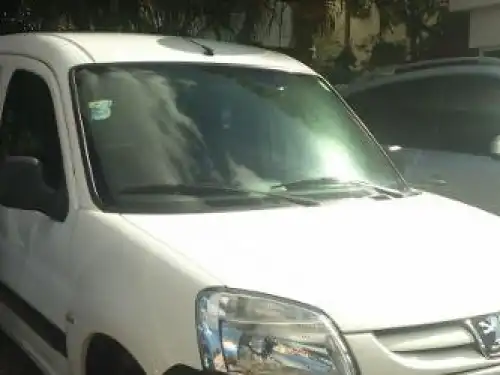Peugeot Partner  2011