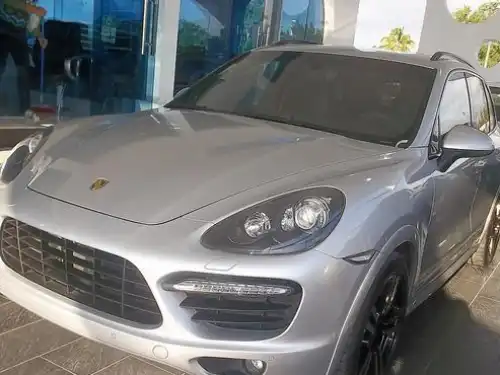 Porsche Cayenne GTS 2013