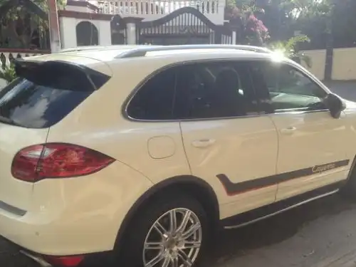 Porsche Cayenne Turbo 2011