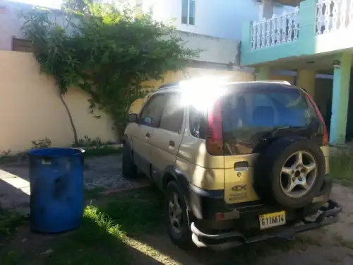 REGALO JEEPETA DAIHATSU TERIOS 2000