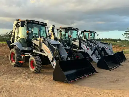 RetroExcavadoras 2024 motor cummins 4x4