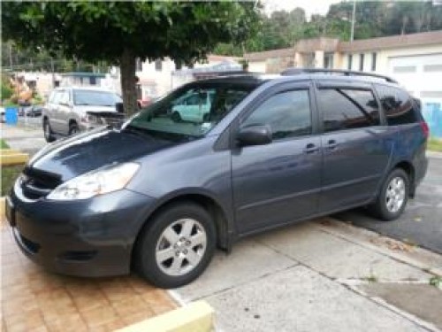 SE VENDE CUENTA EN $2,500 TOYOTA SIENNA 2008