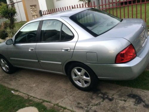 SE VENDE NISSAN SENTRA 2004