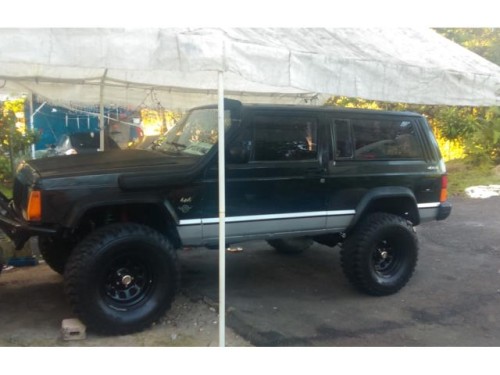 SE VENDE O SE CAMBIA GUAGUA 4X4 AL DIA