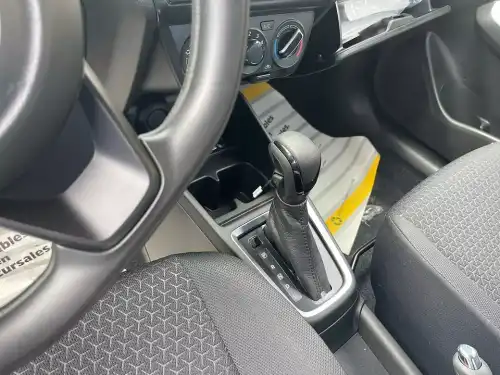 SUZUKI SWIFT 2023 DE LA CASA7500 KM 