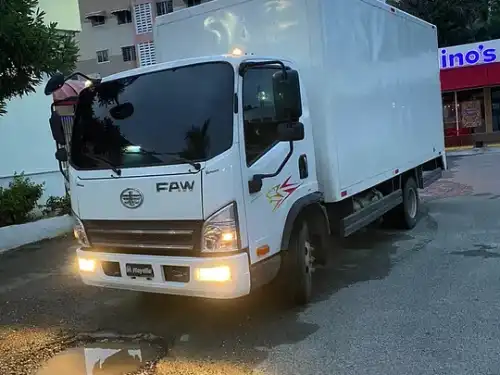 Se vende camión 2023 financiamiento disponible