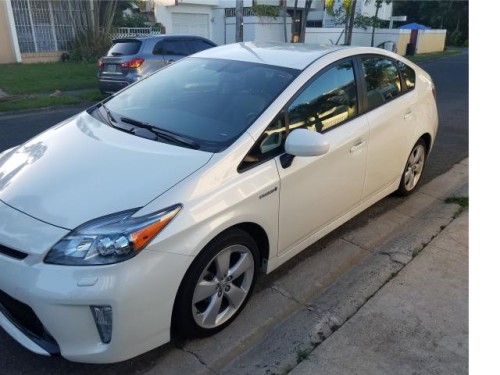 Se vende cuenta Toyota Prius