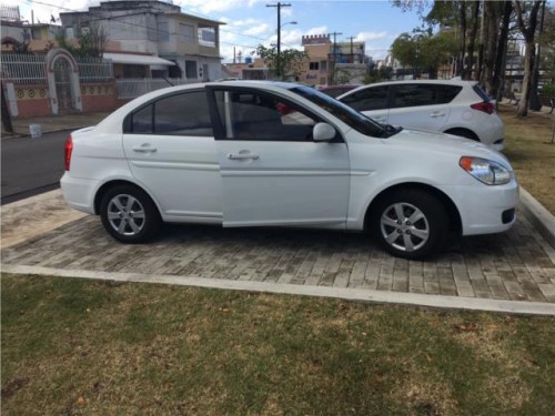 Sevende cuenta de Hyundai Brio 2011 $1500 OMO