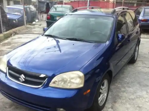 Suzuki Forenza2006