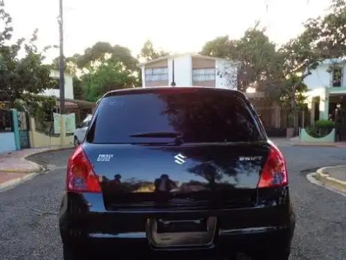 Suzuki Swift  2010