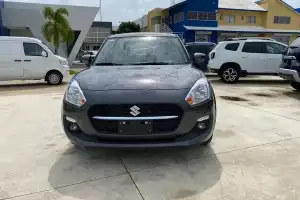 Suzuki Swift 2023 Gris a 4 Puertas