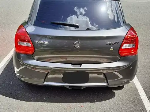 Suzuki Swift GLI 2023 GRIS OSCURO